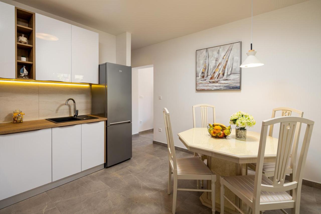 Apartment Navika Omis Ngoại thất bức ảnh