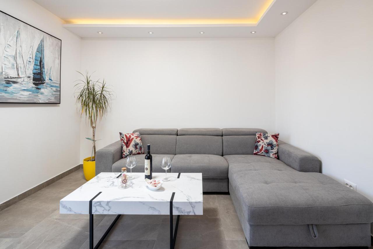 Apartment Navika Omis Ngoại thất bức ảnh